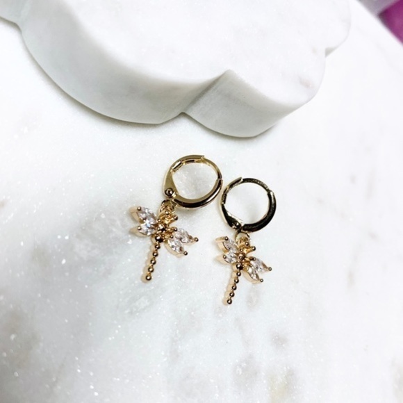 PETITE Liberfly Hoops - Picture 4 of 6